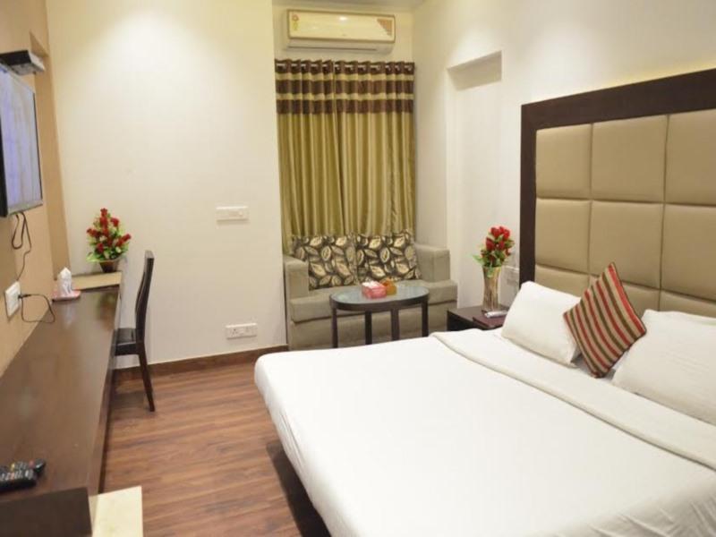 Hotel Vipul Grand Γκουργκάον Εξωτερικό φωτογραφία