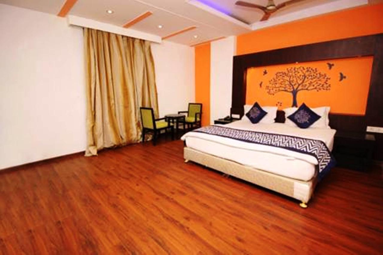 Hotel Vipul Grand Γκουργκάον Εξωτερικό φωτογραφία