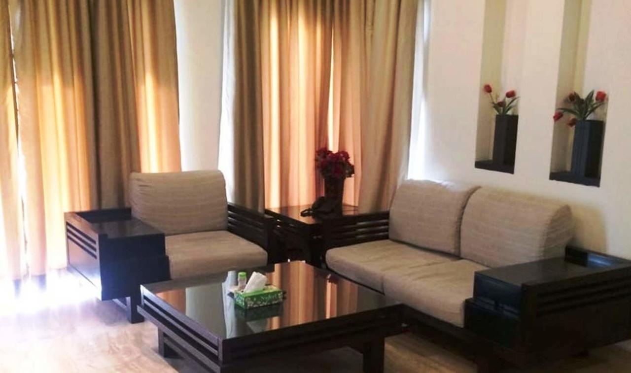 Hotel Vipul Grand Γκουργκάον Εξωτερικό φωτογραφία