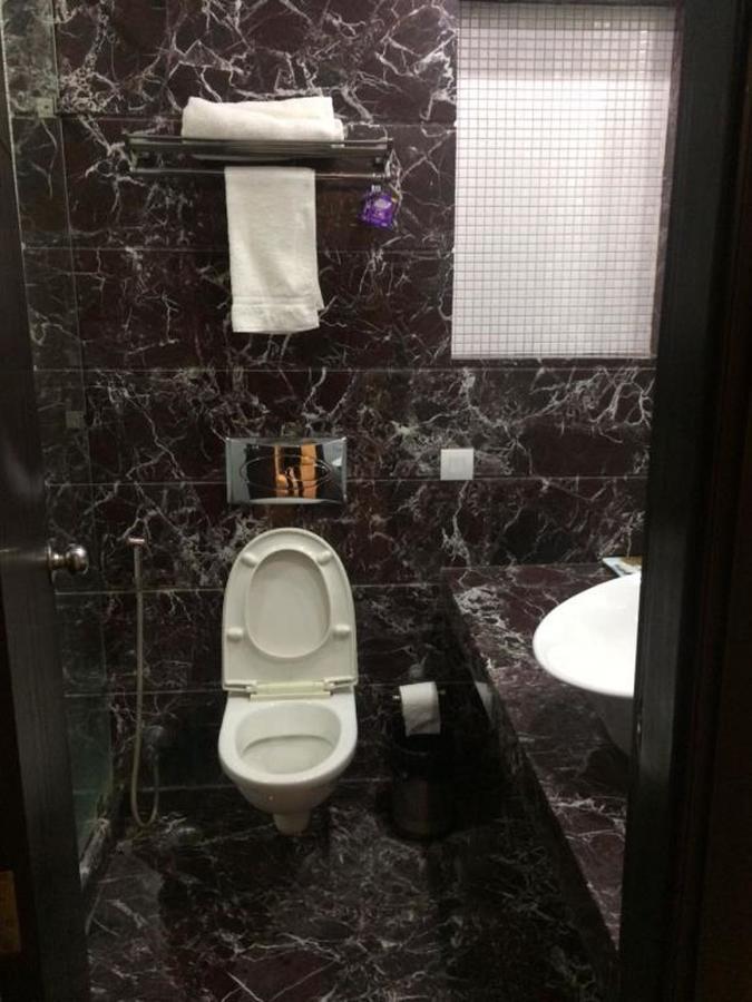 Hotel Vipul Grand Γκουργκάον Εξωτερικό φωτογραφία