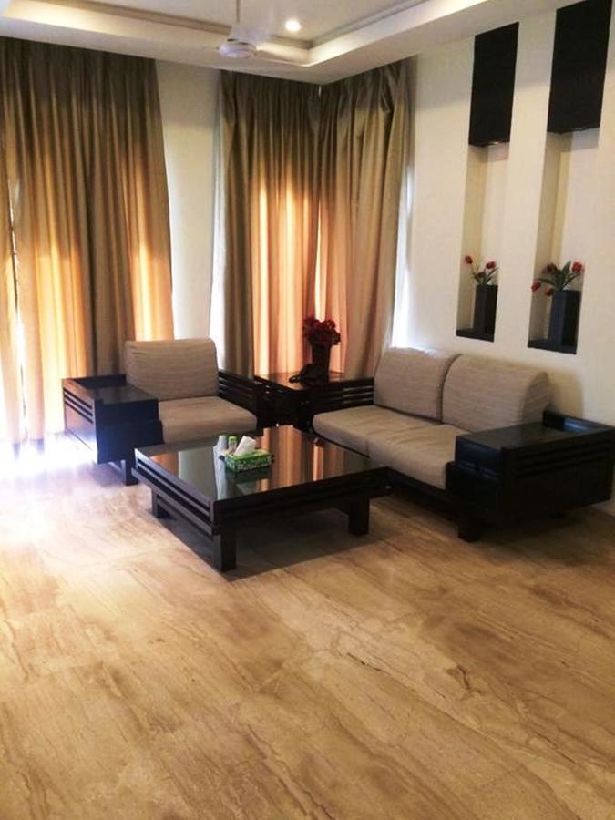 Hotel Vipul Grand Γκουργκάον Εξωτερικό φωτογραφία