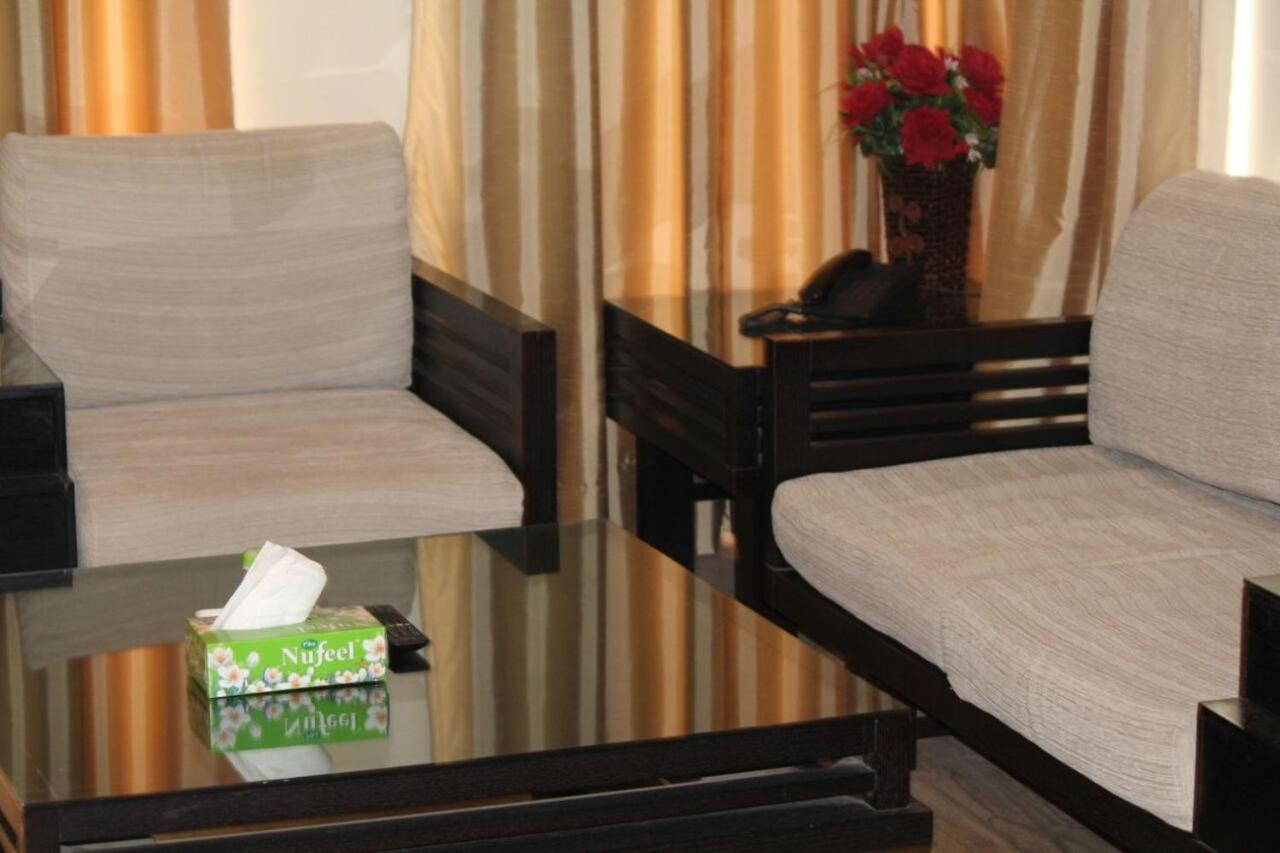 Hotel Vipul Grand Γκουργκάον Εξωτερικό φωτογραφία